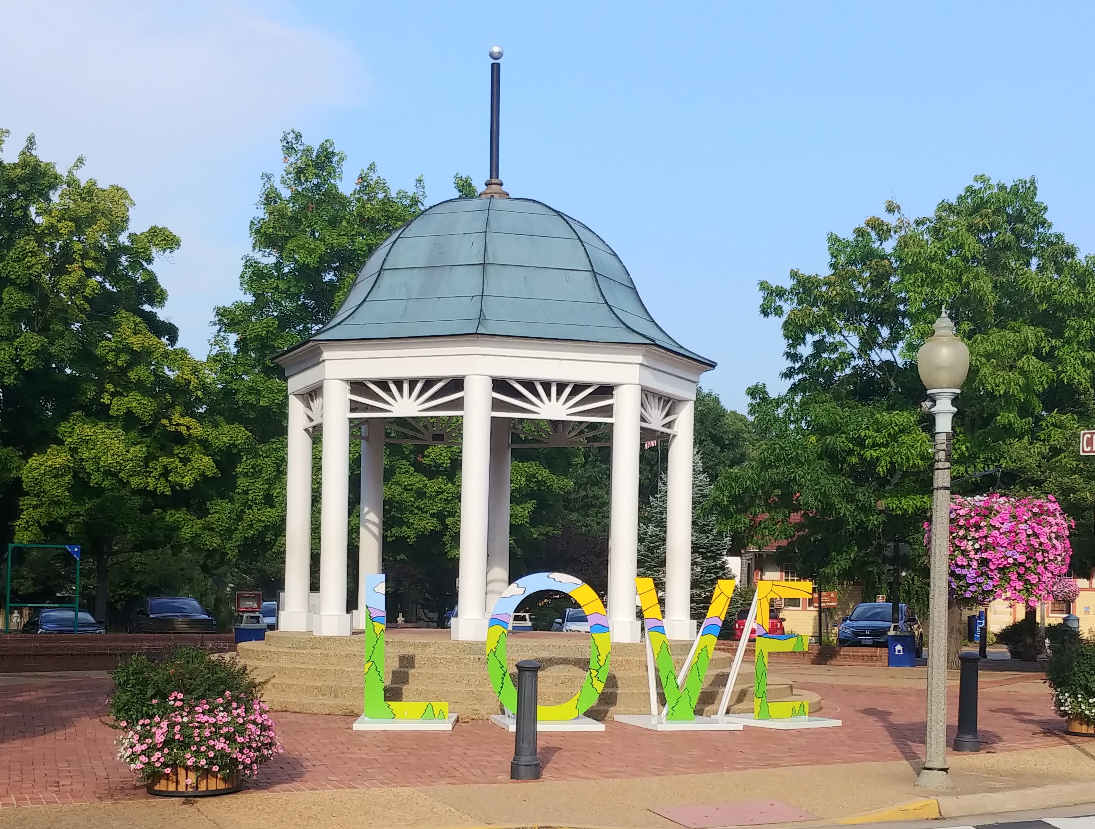 Historic Front Royal downtown with gazebo - Gateway to Shenandoah Valley